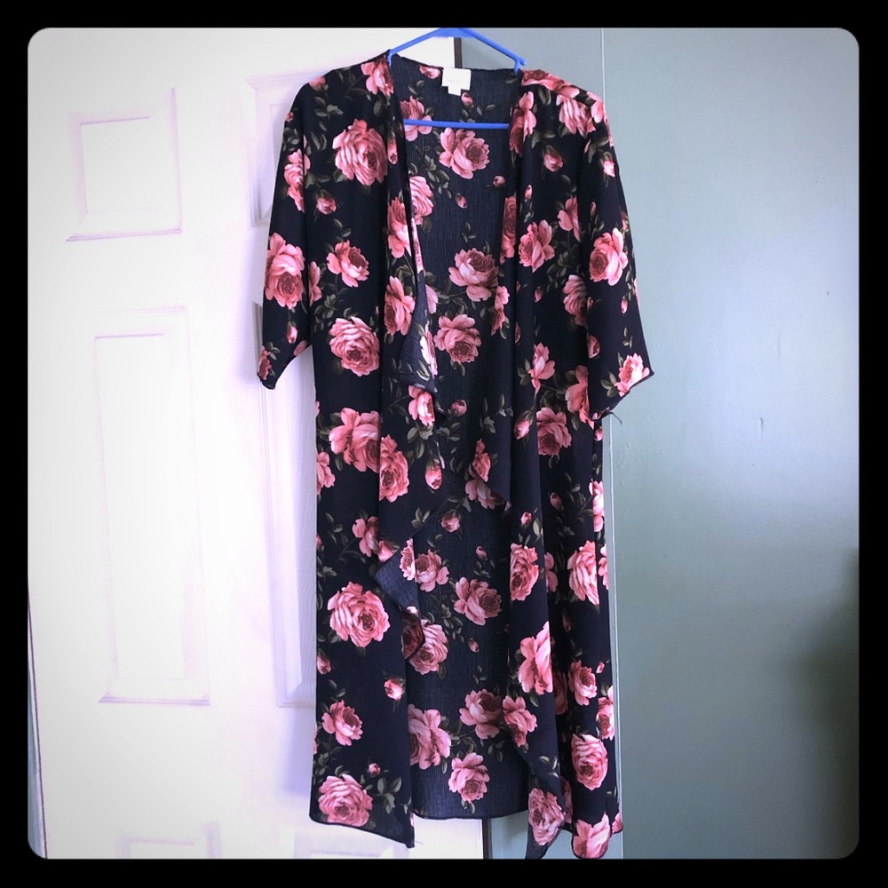 Lularoe small floral Shirley cover up